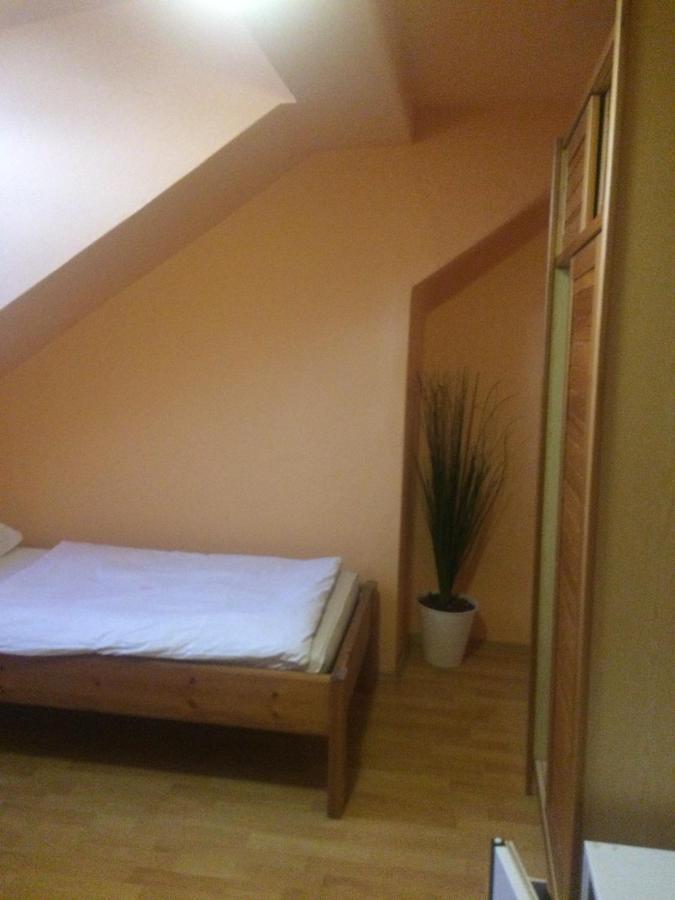 Y Hostel Balatonlelle Exterior foto